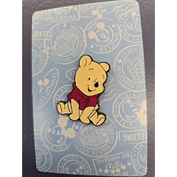 NEW Disney Trading Pin With Playing Card Baby Pooh Bear - Picture 2 of 3
